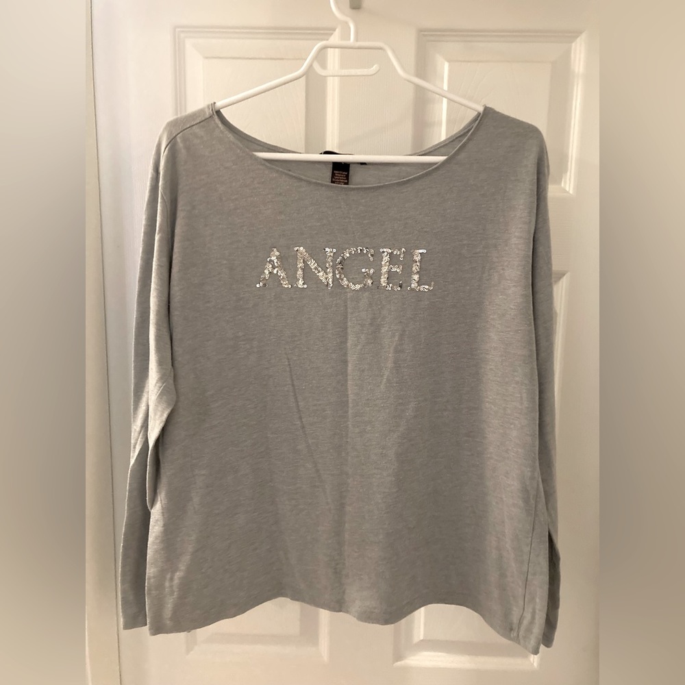 VS long sleeve tee